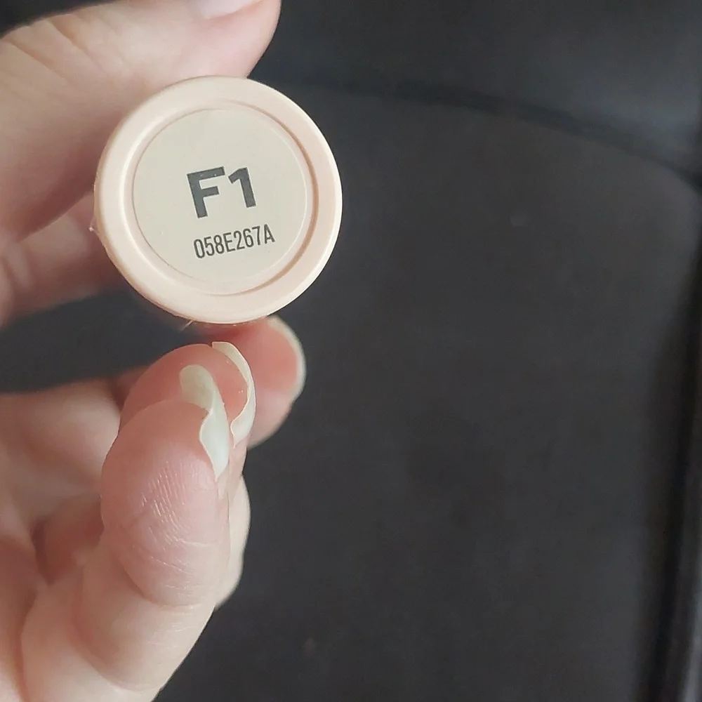 New makeup revolution foundation stick‎ F1